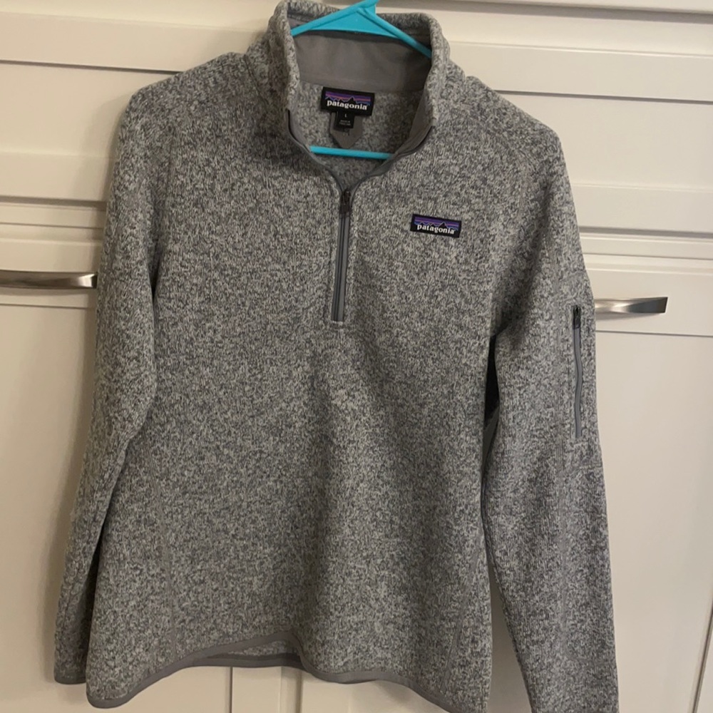 Woman's Patagonia half zip heather grey sz Lg..-- barely worn
